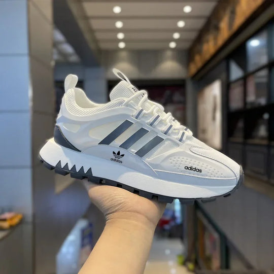 New casual sports shoes